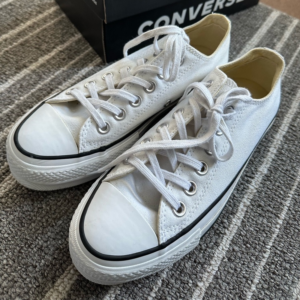 Converse |Chuck Taylor All Star Lift Low Top | Women’s Size 6 | White Canvas |